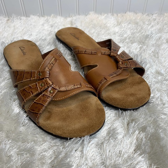 Clarks Brown Slide Sandals Sz 9 - Picture 1 of 4